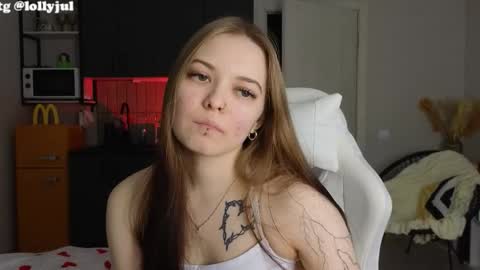 Snapshot of julidropp chatting on 10.09.25 julidropp online show from 10.09.25