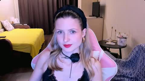 Julie online show from 03.04.26