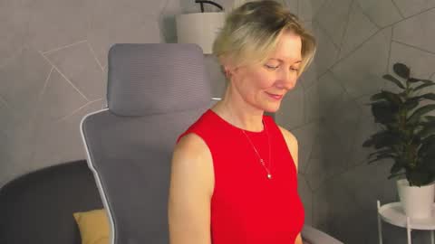 Snapshot of julie_lucasss chatting on 03.17.26 Julie Lucasss online show from 03.17.26