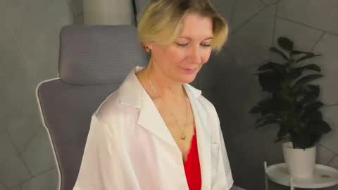 Snapshot of julie_lucasss chatting on 03.19.26 Julie Lucasss online show from 03.19.26