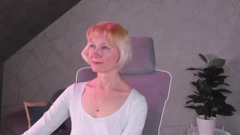 Snapshot of julie_lucasss chatting on 03.28.26 Julie Lucasss online show from 03.28.26