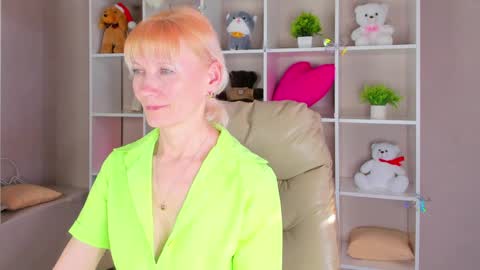 Snapshot of julie_lucasss chatting on 03.31.26 Julie Lucasss online show from 03.31.26