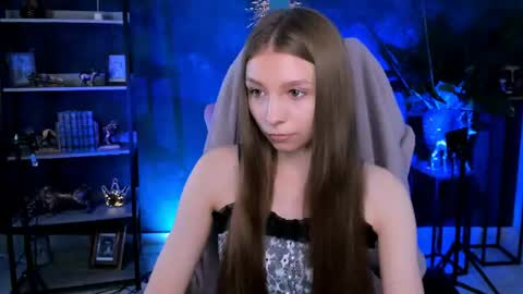 Snapshot of juliedaniel chatting on 06.18.26 juliedaniel online show from 06.18.26