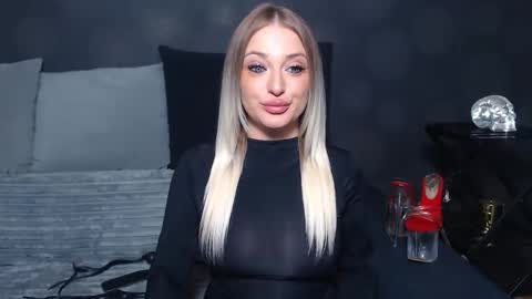 julia online show from 03.31.26