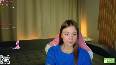 Snapshot of julieqt chatting on 11.24.25 julieqt online show from 11.24.25