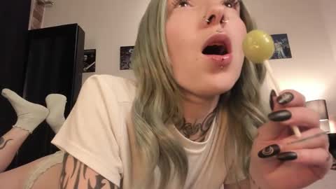 juliet_sourire online show from 02.13.25