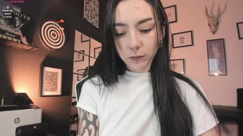 Snapshot of juliet_sourire chatting on 04.24.26 juliet_sourire online show from 04.24.26
