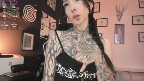 Snapshot of juliet_sourire chatting on 05.26.26 juliet_sourire online show from 05.26.26
