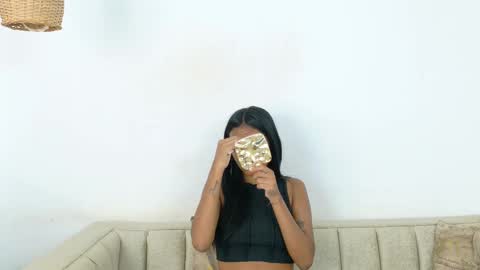 Juli online show from 09.27.25