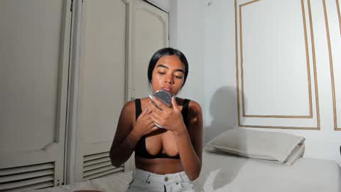 Juli online show from 03.18.26