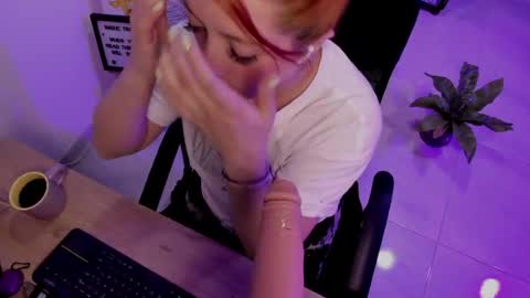 Snapshot of julieta_alves chatting on 05.19.26 July online show from 05.19.26