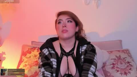 Juli  online show from 10.25.25