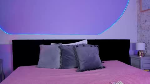 Snapshot of julieta_cortes__ chatting on 12.05.25 Julieta online show from 12.05.25