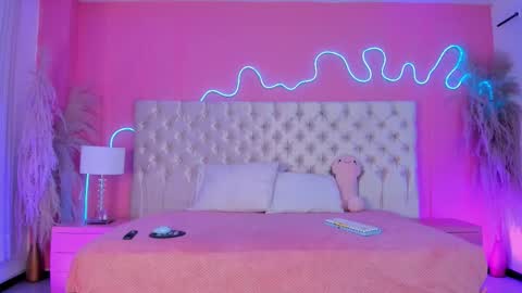 Snapshot of julieta_cortes__ chatting on 02.14.26 Julieta online show from 02.14.26