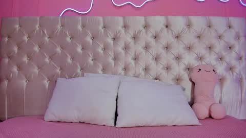 Snapshot of julieta_cortes__ chatting on 02.17.26 Julieta online show from 02.17.26