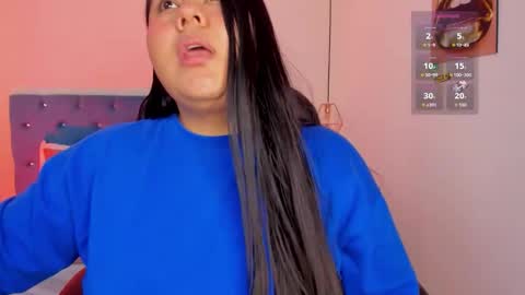 Snapshot of julieta_miller01 chatting on 10.11.25 Julieta Mille online show from 10.11.25