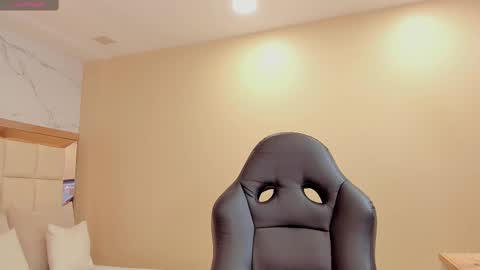 Snapshot of julieta_rose__ chatting on 10.07.25 online show from 10.07.25