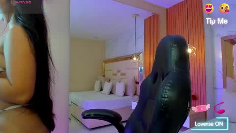 Snapshot of julieta_rose__ chatting on 10.21.25 online show from 10.21.25