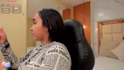 Snapshot of julieta_rose__ chatting on 11.11.25 online show from 11.11.25