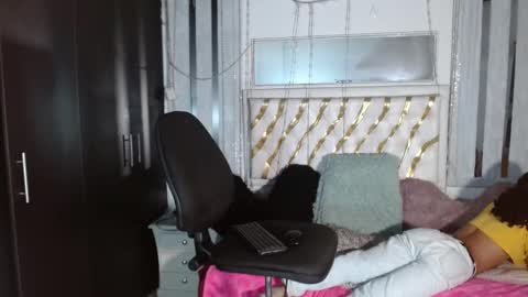 Snapshot of julieta_swet chatting on 09.17.25 JULIETA online show from 09.17.25