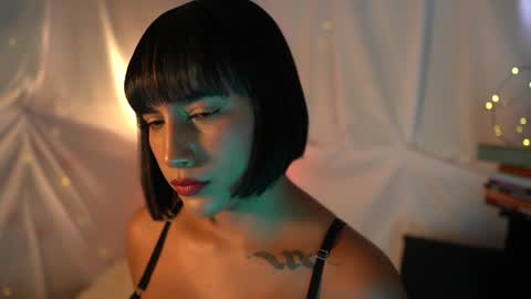 julietawinona online show from 01.13.25