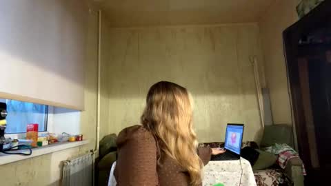 Mia online show from 10.18.25