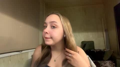 Mia online show from 11.11.25