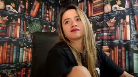 Julietta Jackson online show from 02.14.25