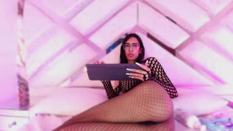   J U L L I E T A F O X   online show from 03.07.26