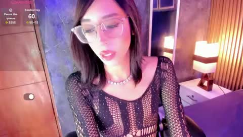 Snapshot of julietta_fox chatting on 04.18.26 J U L L I E T A F O X online show from 04.18.26