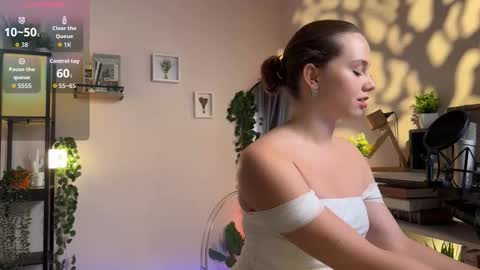 Julie online show from 09.23.25