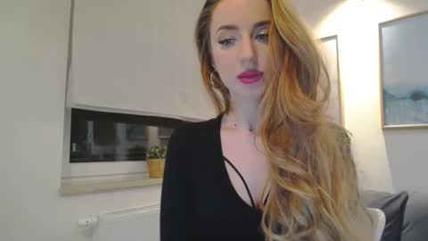 Snapshot of juliettesensual chatting on 02.09.25 JulietteSensual online show from 02.09.25