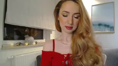 Snapshot of juliettesensual chatting on 03.06.25 JulietteSensual online show from 03.06.25