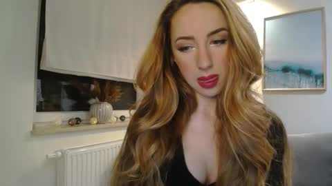 Snapshot of juliettesensual chatting on 03.07.25 JulietteSensual online show from 03.07.25
