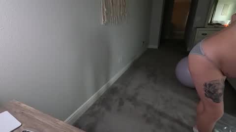 Julie online show from 12.11.24