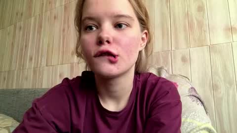 Snapshot of juligwartney chatting on 07.01.26 Malin online show from 07.01.26
