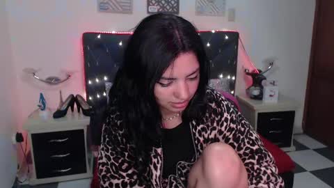 Juliieth Miller online show from 01.08.25