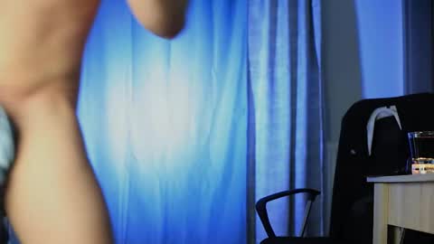 JULiUS   online show from 01.06.25