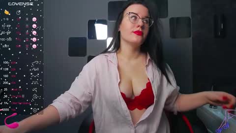 JuliyaMayers online show from 01.17.25