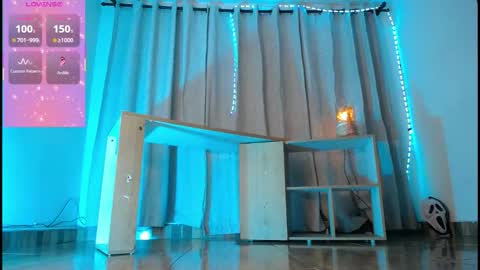 Snapshot of jullian_ricci chatting on 11.02.25 jullian online show from 11.02.25