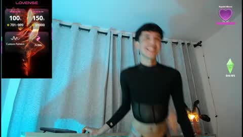 Snapshot of jullian_ricci chatting on 11.07.25 jullian online show from 11.07.25