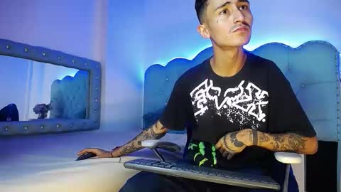 Snapshot of jullian_ricci chatting on 02.06.26 jullian online show from 02.06.26