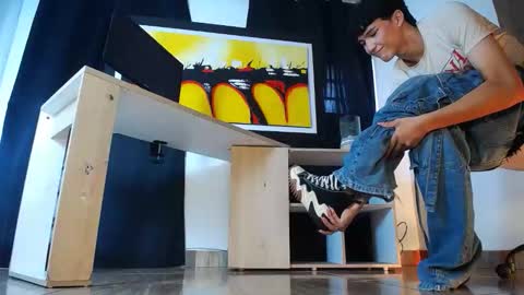 Snapshot of jullian_ricci chatting on 02.14.26 jullian online show from 02.14.26