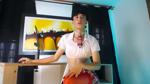 Snapshot of jullian_ricci chatting on 02.28.26 jullian online show from 02.28.26