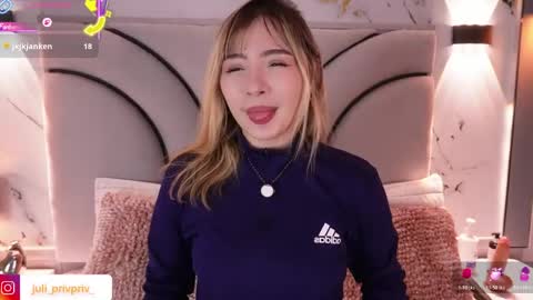 jullianapriv_ online show from 04.08.26