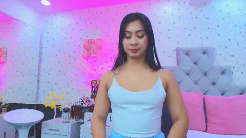 Julieta Reyes   online show from 01.08.26