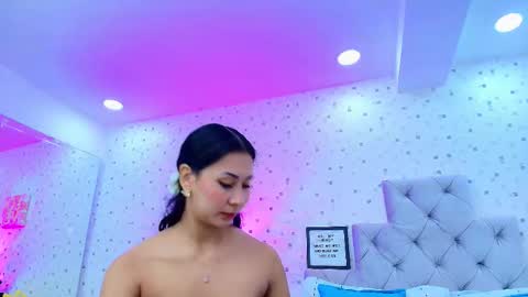 Julieta Reyes   online show from 02.04.26