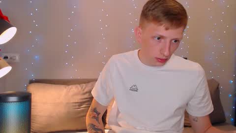 Snapshot of julsweet chatting on 02.06.25 sweet online show from 02.06.25