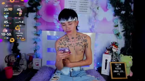 Snapshot of juniior0_0 chatting on 01.17.25 Junior online show from 01.17.25