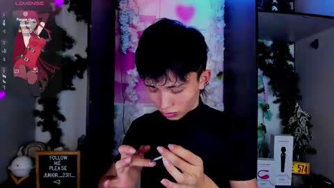 Snapshot of juniior0_0 chatting on 02.21.25 Junior online show from 02.21.25